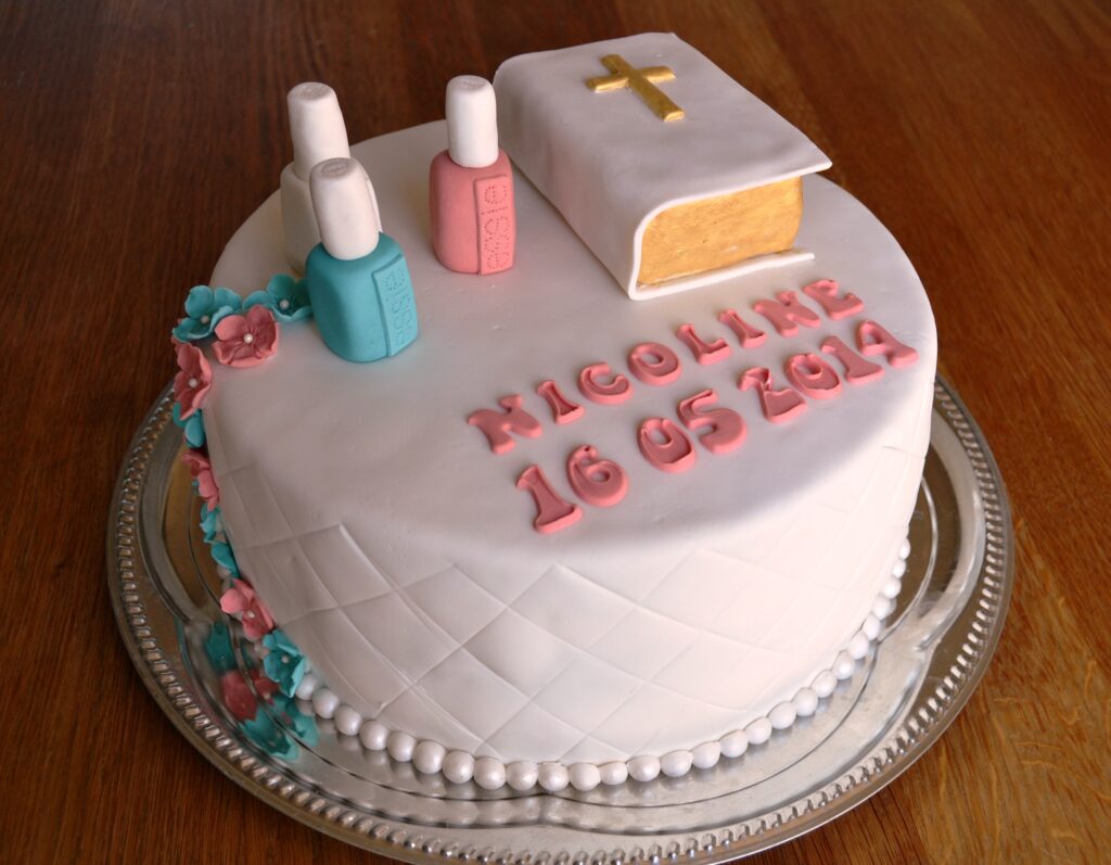 Konfirmationskage – Cake for a confirmation. Girl cake