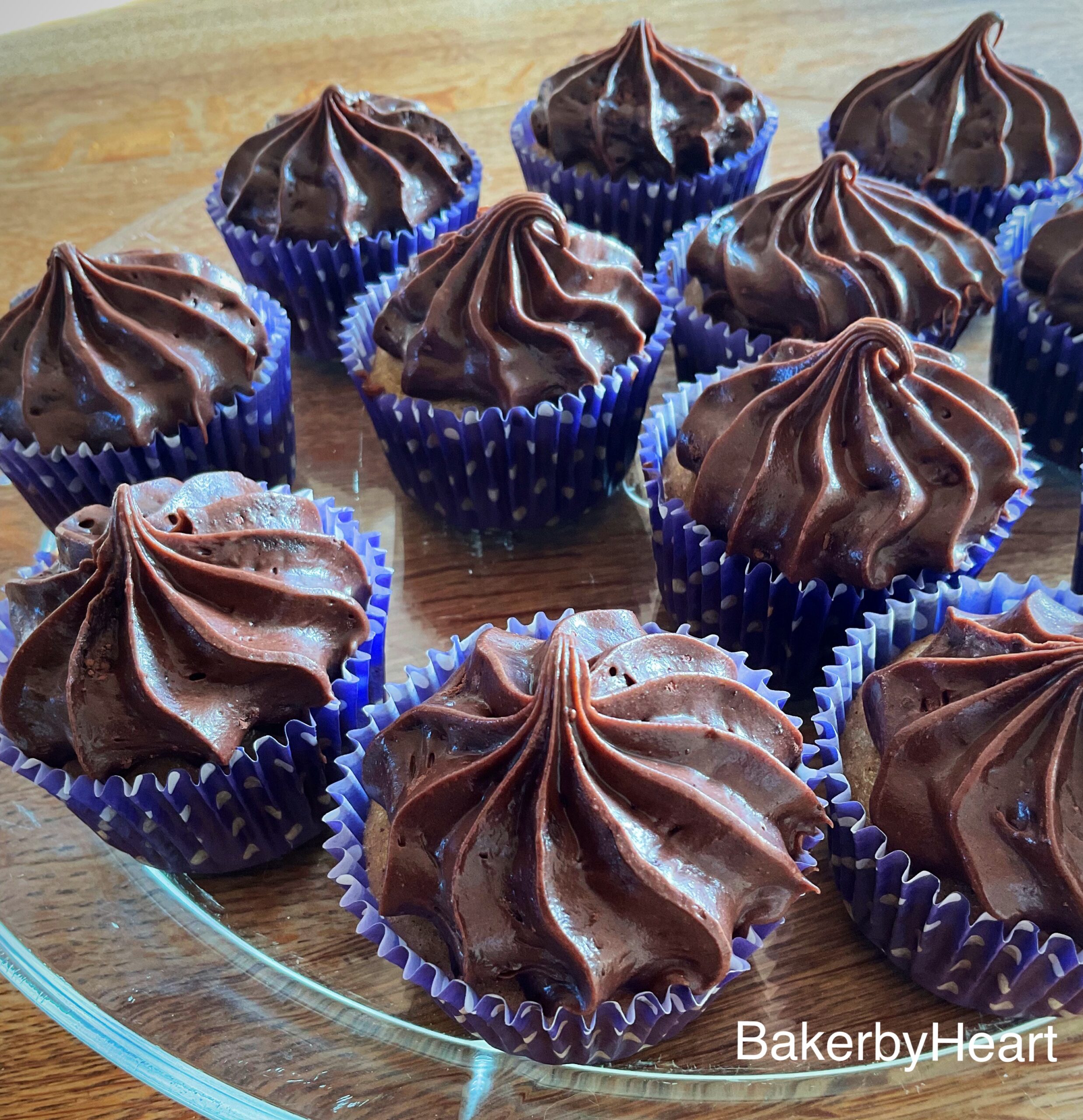Banancupcakes med chokolade cream cheese frosting